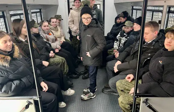 Дети в автозаке
