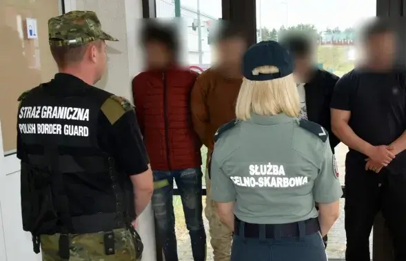 Detained migrants at the Polish-Belarusian border, illustrative photo.
