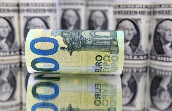 Курсы долара і еўра зноў знізіліся
