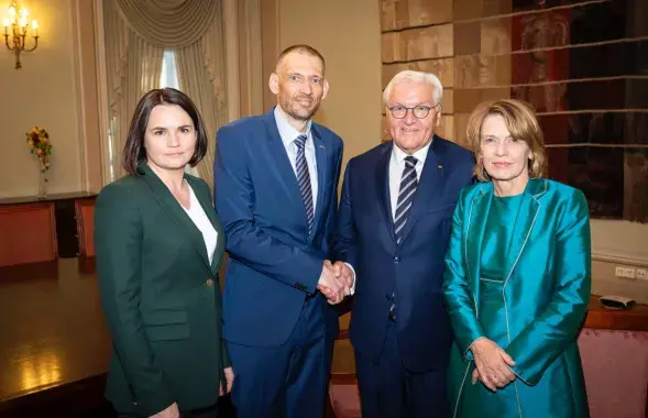 Святлана і Сяргей Ціханоўскія на сустрэчы з прэзідэнтам Германіі і яго жонкай
