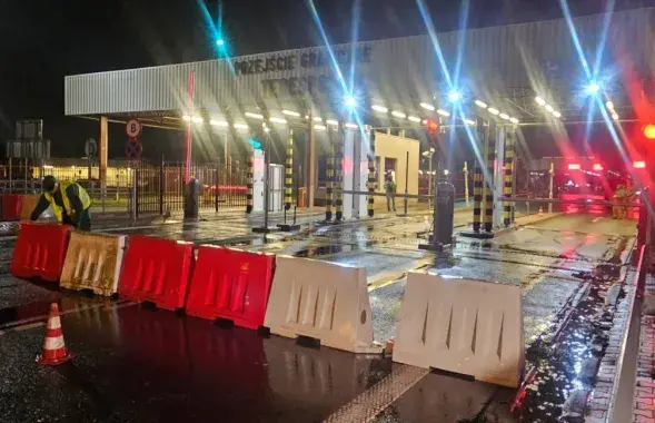 Польшча закрыла мяжу
