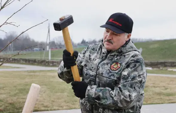 Лукашенко прогулял субботник
