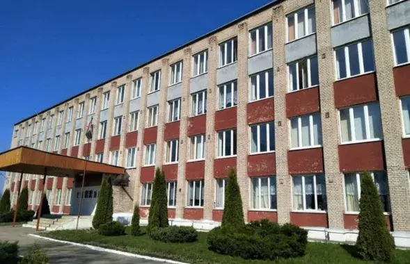 Школа №1 в Плещеницах
