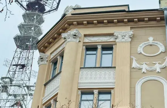 Рамонт з рэстаўрацыяй комплекса будынкаў 4 і 8 па вуліцы Камуністычнай ў Мінску
