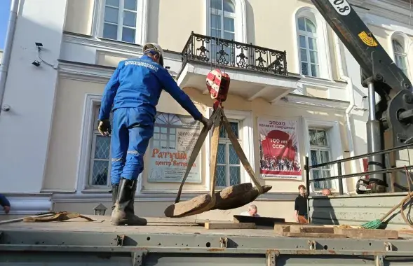 Каменны крыж з вёскі Кароўка Віцебскага раёна
