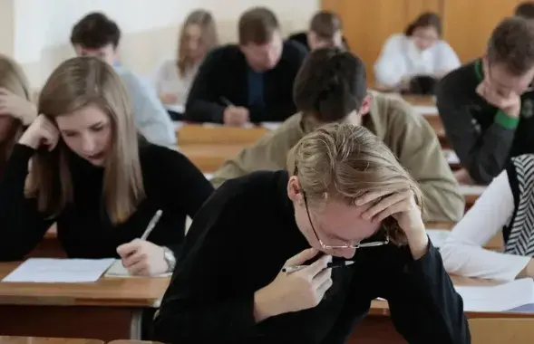 Абитуриенты
