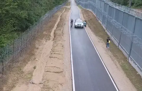 Нарушитель границы
