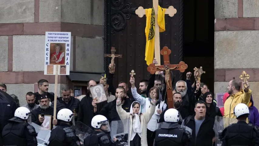 Радуга и ультрас: как в Белграде прошёл главный гей-прайд Европы