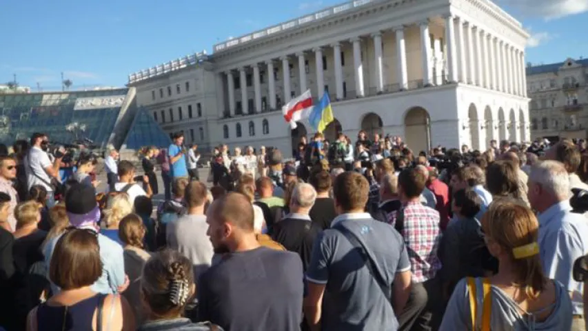 На Майдане Незалежнасці ў Кіеве ўшанавалі памяць Паўла Шарамета (фота)