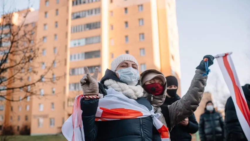 Минск снова вышел погулять: как прошёл марш районов 6 декабря