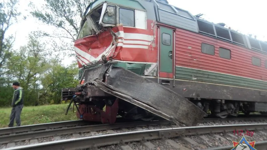 Кіроўца грузавіка з буракамі, які трапіў пад цягнік, ехаў на чырвонае святло