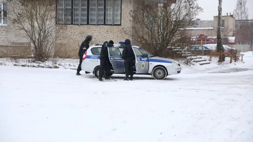 У Баранавічах жанчыны ўгаварылі “тэрарыста” аддаць ім гранату (фота)